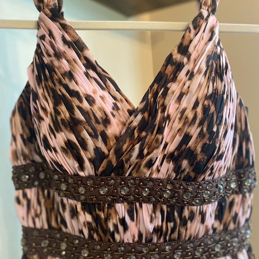 Chic Leopard Print Halter Dress